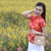 เสื้อตรุษจีนผู้หญิง (เสื้อกี่เพ้า) แขนสั้น สีแดง ลายดอกเหมย ดอกบัว ดอกโบตั๋น
