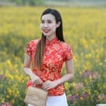 เสื้อตรุษจีนผู้หญิง (เสื้อกี่เพ้า) แขนสั้น สีแดง ลายรวมดอกไม้มงคล